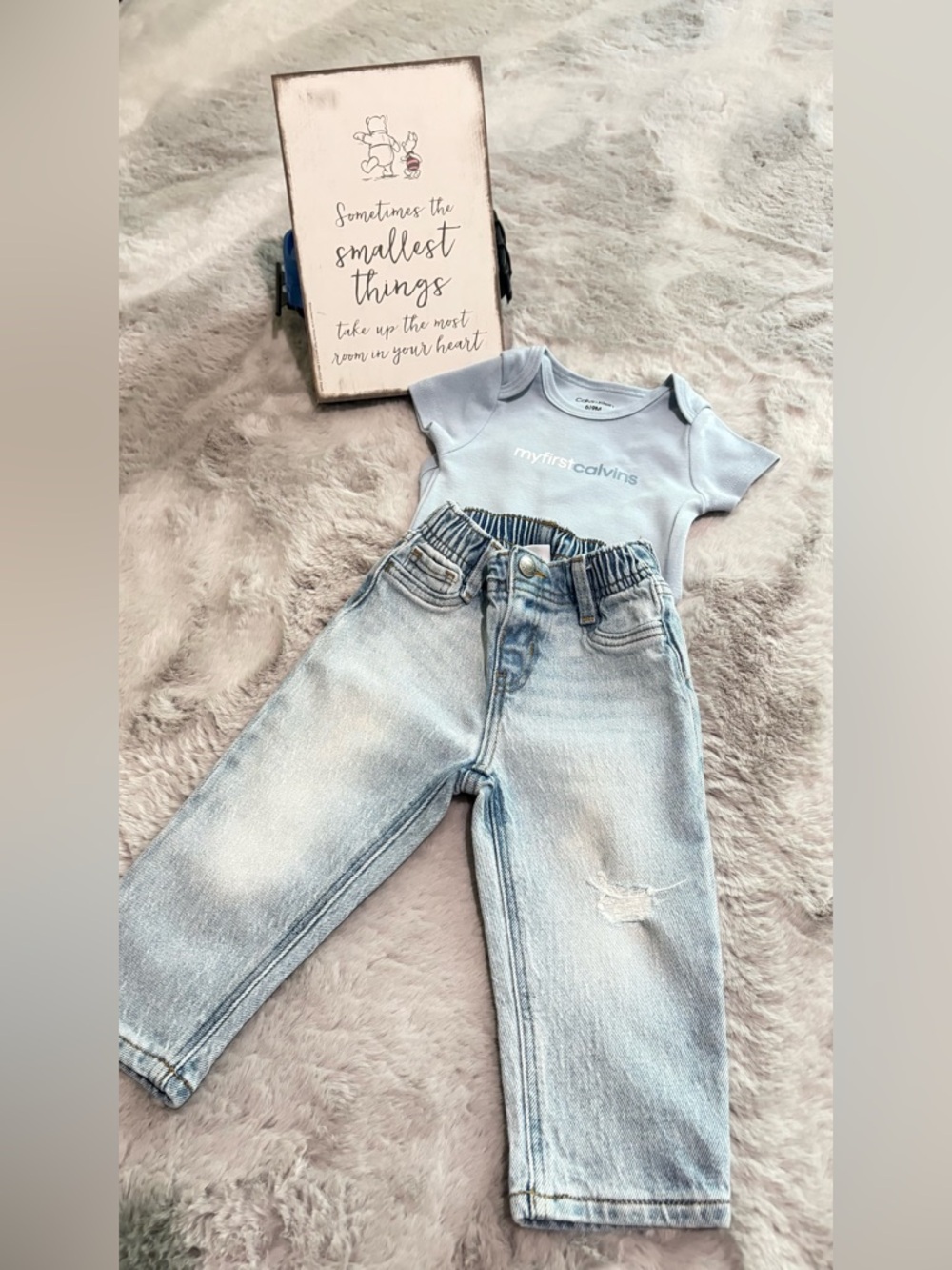 Children/ Calvin Klein Light Blue Bodysuit with Light Wash Old Navy Jeans